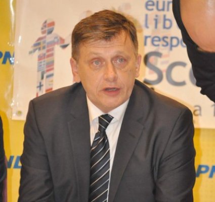Buşoi: E posibil ca electoratul de dreapta să fie cu Antonescu dacă intră în turul II